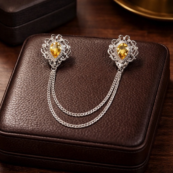 Jewelry - Victorian Style Amber Toned Rhinestone Collar Clip Double Chain Filligree pain